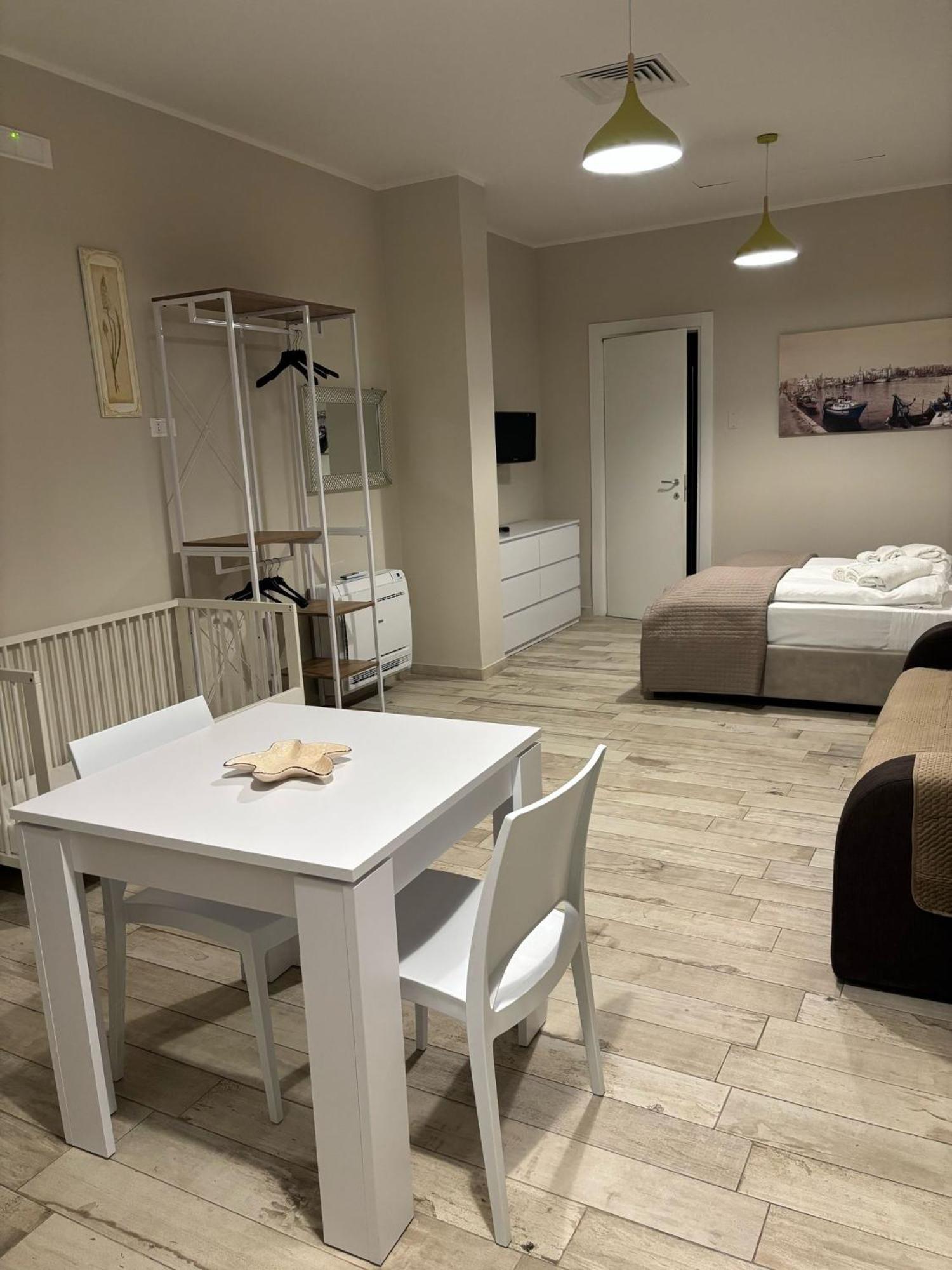 Appartamento Con Patio Монополи Экстерьер фото