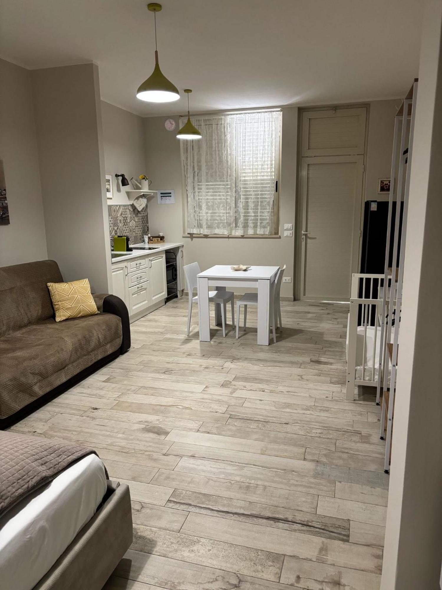 Appartamento Con Patio Монополи Экстерьер фото