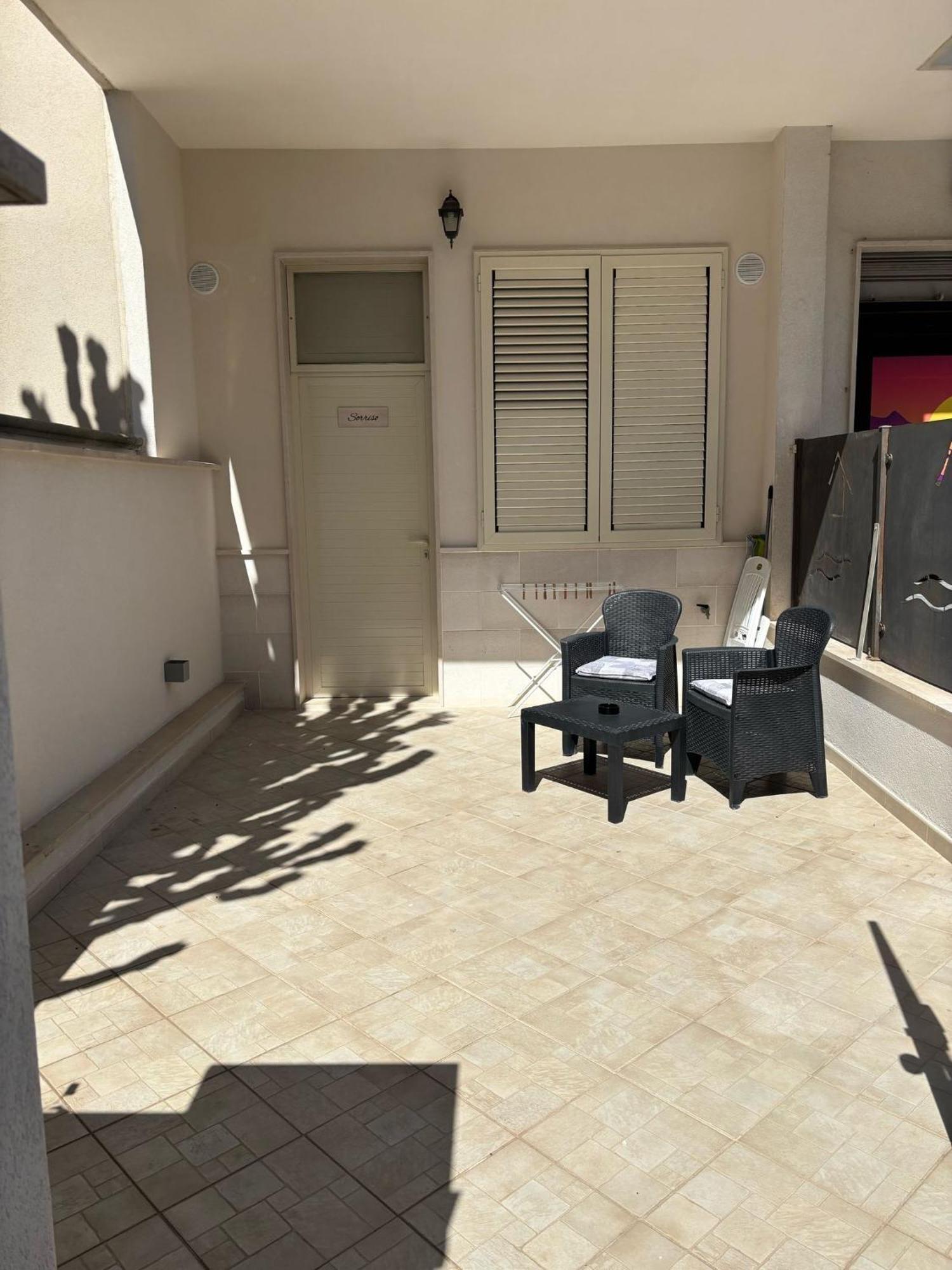 Appartamento Con Patio Монополи Экстерьер фото